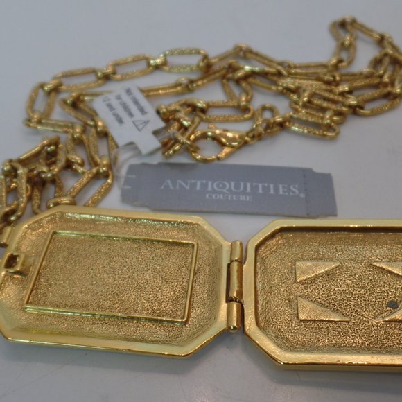 Antiquities Couture NWT Goldtone Maria Antoinette Square Locket Adj to 30" - Picture 4 of 16